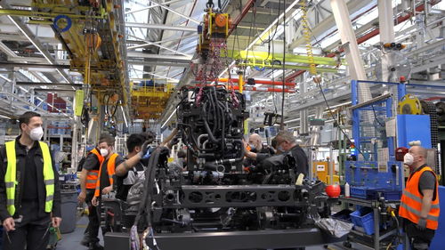 奔馳eActros純電動卡車沃爾特工廠內部探訪 汽車內飾件工藝全解析